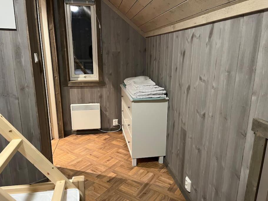 Leilighet I Rorbu Pa Kaldfarnes - Yttersia Senja Zewnętrze zdjęcie