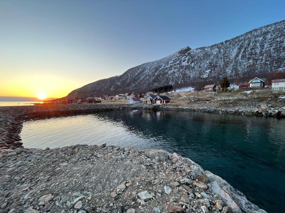 Leilighet I Rorbu Pa Kaldfarnes - Yttersia Senja Zewnętrze zdjęcie